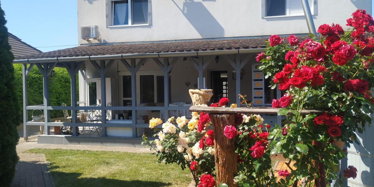 Villa Harmonia Gyula Bagian luar foto
