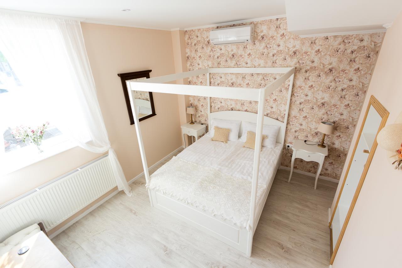 Villa Harmonia Gyula Bagian luar foto