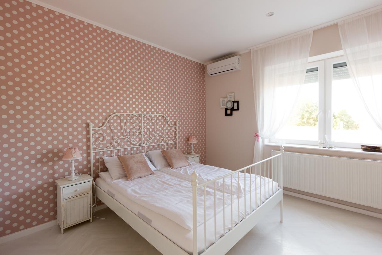 Villa Harmonia Gyula Bagian luar foto