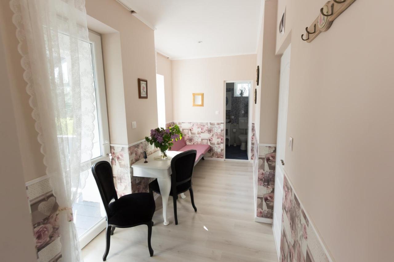 Villa Harmonia Gyula Bagian luar foto